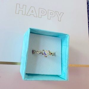 NWT Beautiful Iridescent Rainbow Heart Ring🌈